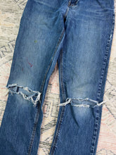 Load image into Gallery viewer, Original Gap Distressed Jeans (29x33)