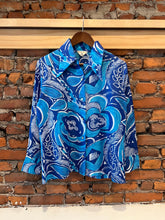 Load image into Gallery viewer, True Vintage 70s Blue Floral Button Up Shirt (WM)