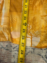 Load image into Gallery viewer, True Vintage 70s Women’s Face Disco Shirt (M)
