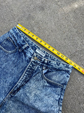 Load image into Gallery viewer, Vintage Women’s Acid Wash Guess Jeans (28x27)
