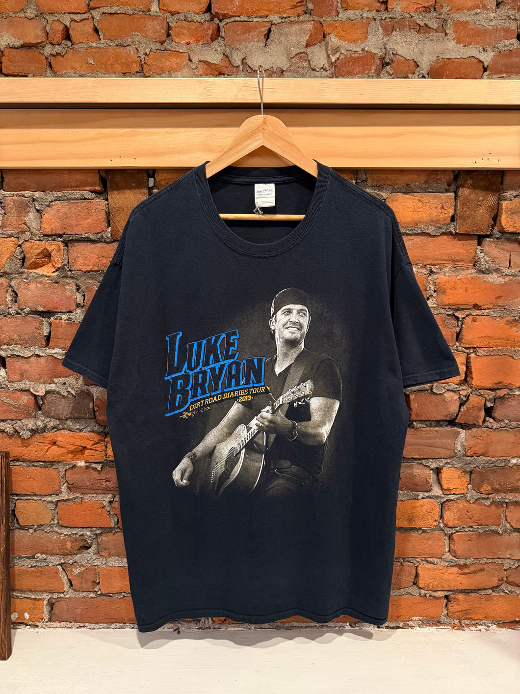 Modern Luke Bryan Concert Shirt (XL)