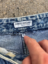 Load image into Gallery viewer, Vintage Women’s Acid Wash Guess Jeans (28x27)
