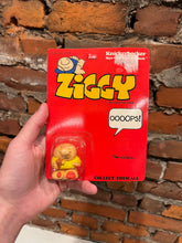 Load image into Gallery viewer, Vintage 1981 Ziggy Collectable Figure
