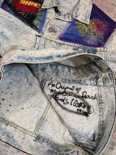 Load image into Gallery viewer, Vintage 1992 Pittsburgh Bedazzled Hand Painted Lee Jean Jacket (M)
