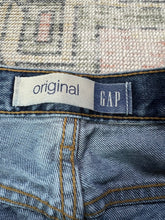 Load image into Gallery viewer, Original Gap Distressed Jeans (29x33)
