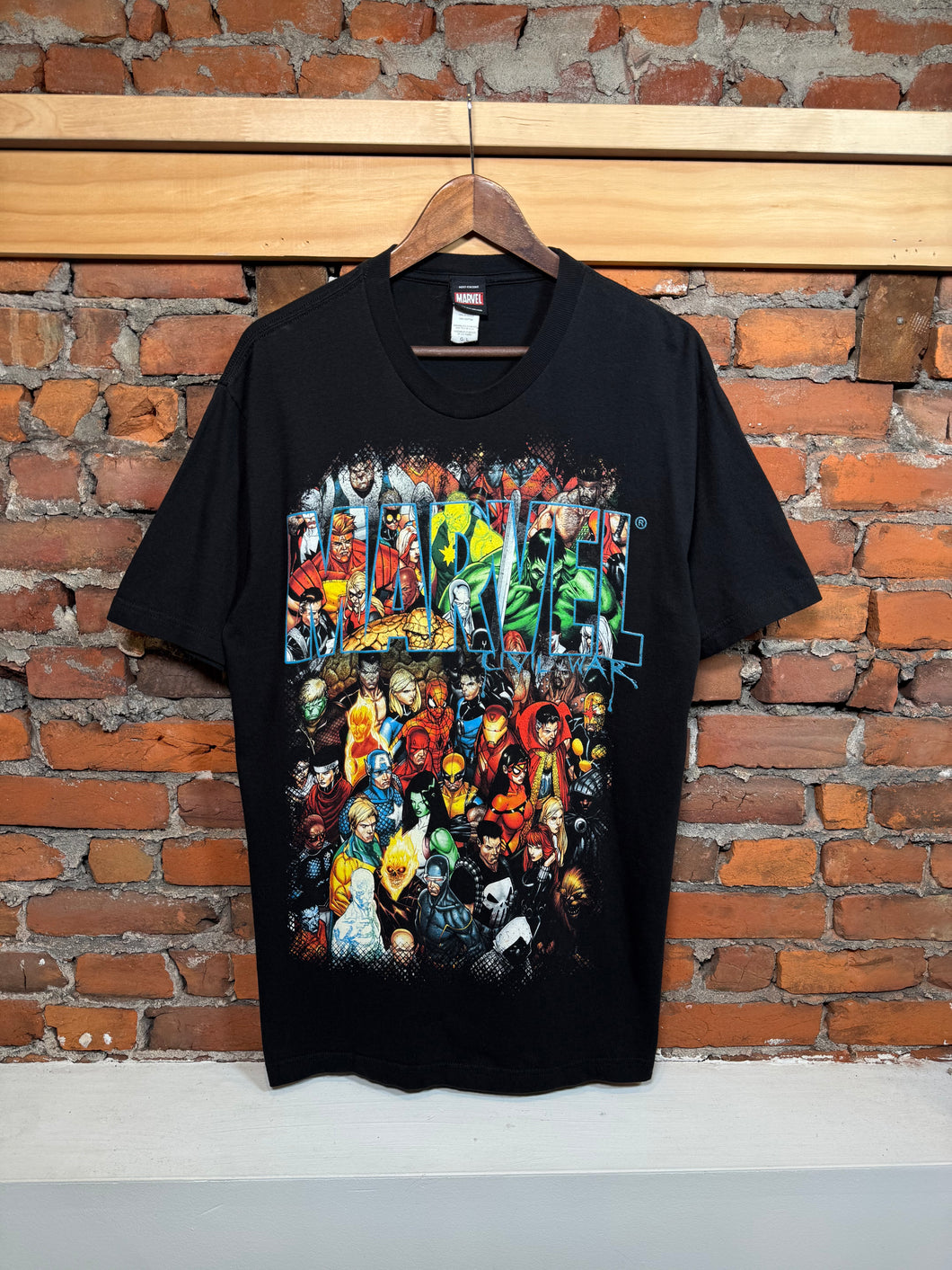 Early 2000s Marvel Civil War Shirt (L)
