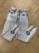 Load image into Gallery viewer, Vintage 80s Acidwash Jeans (26x28)
