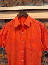 Load image into Gallery viewer, True Vintage Red Striped Loop Collar Button Up Shirt (M)
