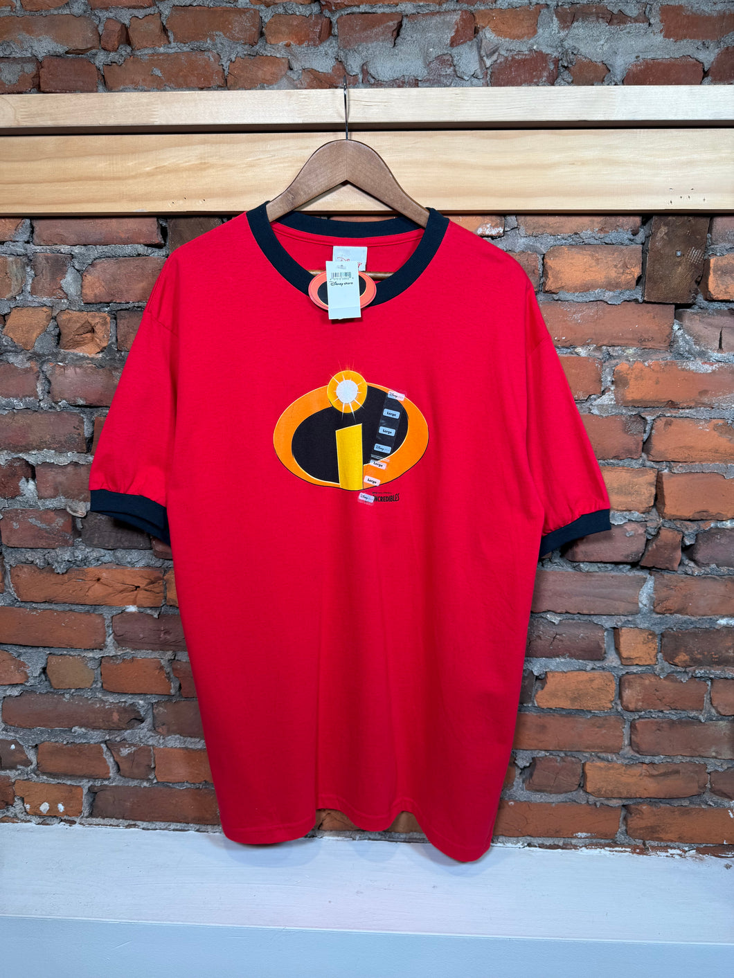 2000s The Incredibles Disney Store Shirt (L/XL)