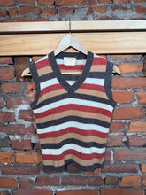 Load image into Gallery viewer, True Vintage Wool Sweater Vest (WM)
