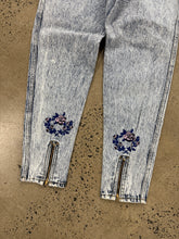 Load image into Gallery viewer, Vintage 80s Acidwash Jeans (26x28)
