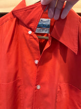Load image into Gallery viewer, True Vintage Grants Menswear Loop Collar Red Shirt (M)
