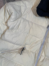 Load image into Gallery viewer, Vintage 90s Fila Puffer Jacket (L)
