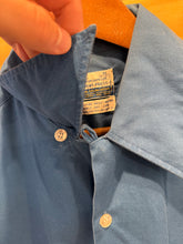 Load image into Gallery viewer, True Vintage Grants Menswear Blue Loop Collar Button Up Shirt (M)
