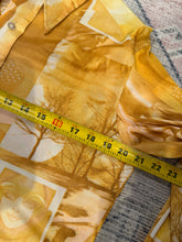 Load image into Gallery viewer, True Vintage 70s Women’s Face Disco Shirt (M)
