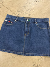 Load image into Gallery viewer, Vintage Tommy Hilfiger Denim Shirt (34)
