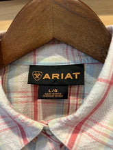 Load image into Gallery viewer, Women’s Ariat Pearl Snap Shirt (WL)
